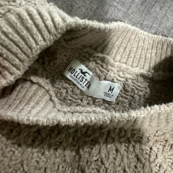 Hollister Sweater - Picture 3 of 3